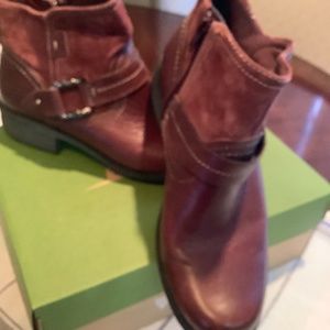 Earth Origins ankle boots 9 1/2